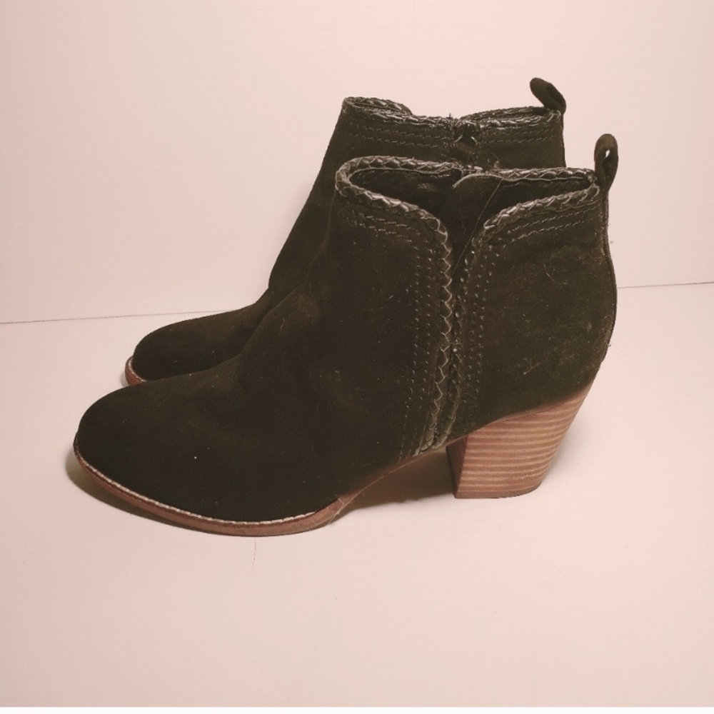 Ankle boots